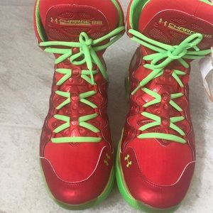 Brand new under armour basketball shoes! Size 11.